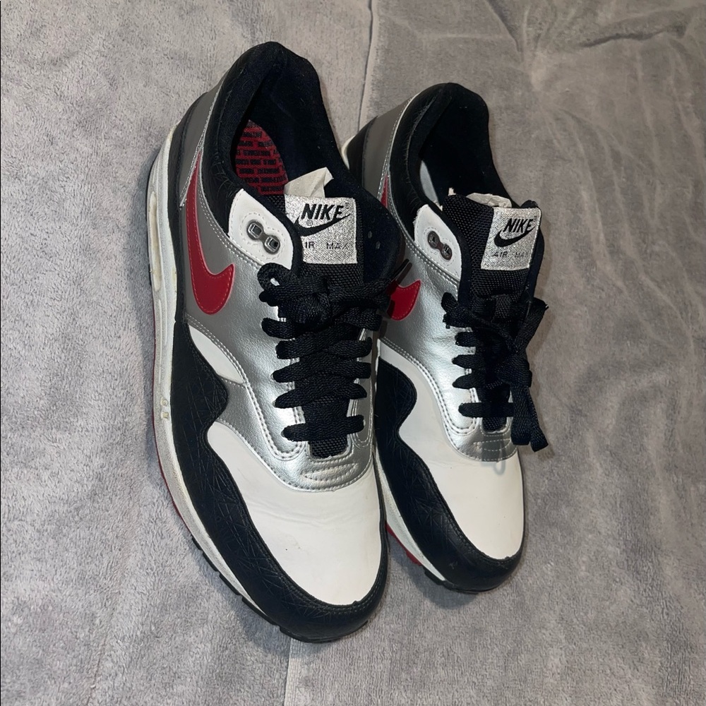 Nike AIR MAX 1 'METALLIC SILVER BLACK RED'